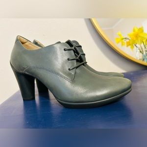 Like New! Ecco women’s size 38